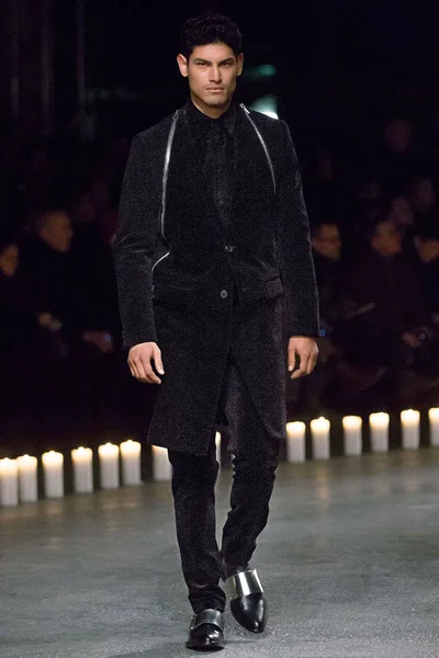 Look 38